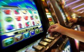 Dashboard situs66 menampilkan berbagai permainan slot dan meja dealer langsung